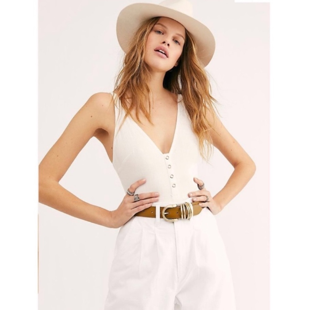 NWT Free People Larissa Linen Button Down Bodysuit
Tank Top in Optic White